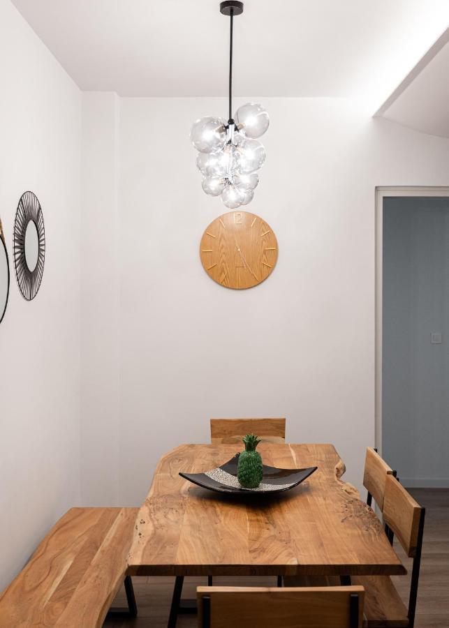 Acropolis Holmes Residence Athena Bagian luar foto