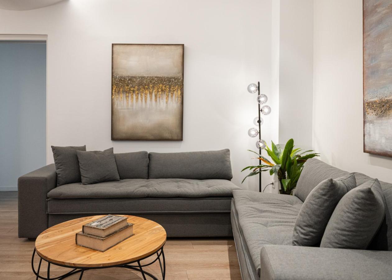 Acropolis Holmes Residence Athena Bagian luar foto